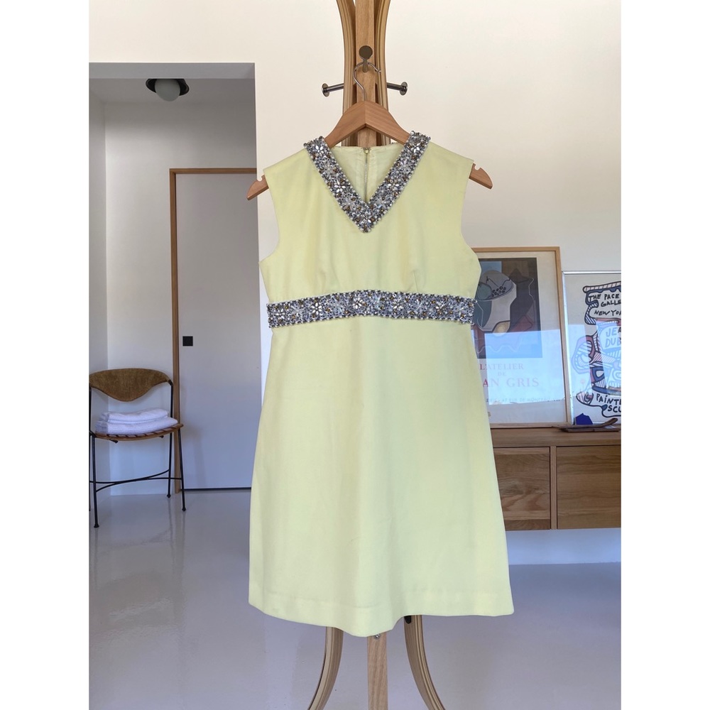 Vintage 60s "Mod" Dress with jewel collar🌼